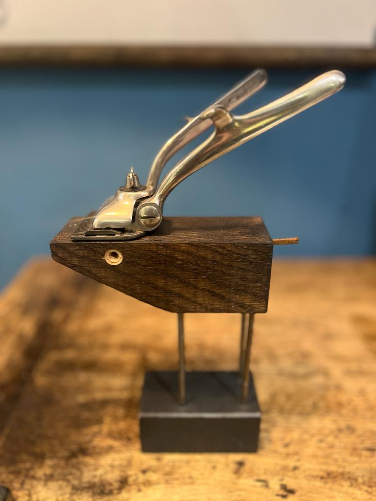 A Vintage Barber Clipper Deer by  Matt Brown Makes